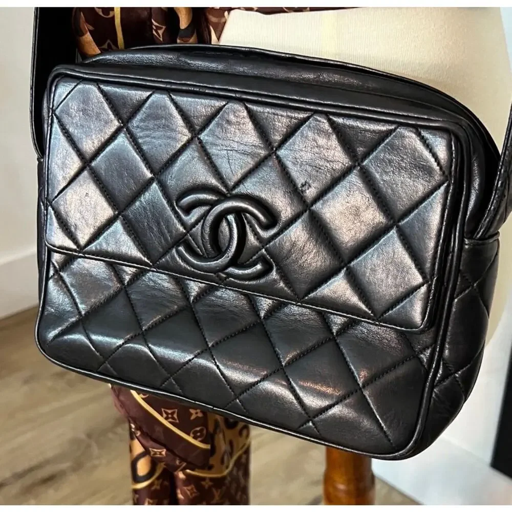 CHANEL zip features loved